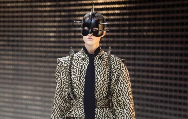 Gucci القناع قاطع بين المرئي وغير المرئي