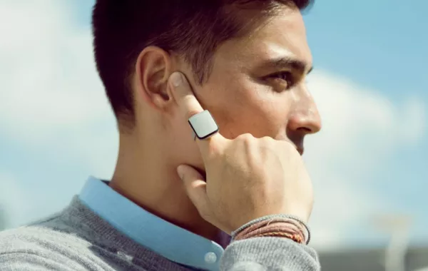 فيديو: خاتم ORII الذكي الأول في العالم لإرسال الرسائل دون شاشة