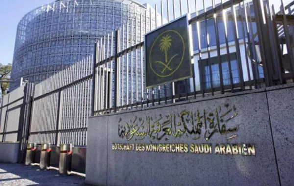 سفارة السعودية في فرنسا تدعو المواطنين للحذر من عاصفة شديدة