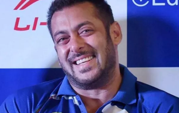 سلمان خان ينهي تصوير فيلم Bharat