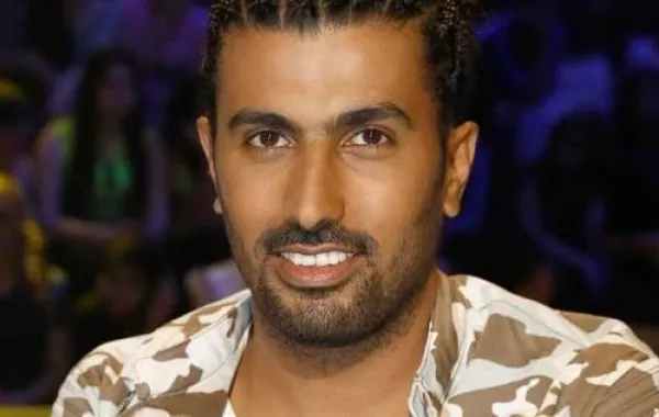 المخرج محمد سامي يثير قلق جمهوره بصورة من داخل المستشفى