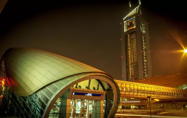آخر أخبار دبي: موسيقى فريدة في محطات المترو