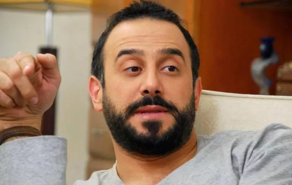 صورة جديدة  لـ نادين نجيم مع شريكها في "خمسة ونص":  قصي خولي أم تيم حسن؟