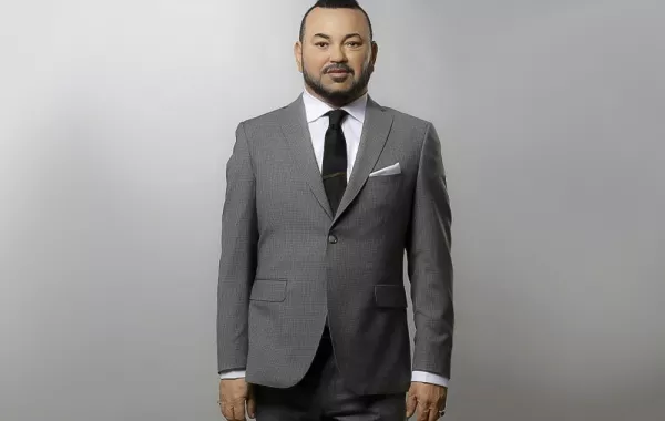 مجسم لملك المغرب في متحف الشمع بباريس