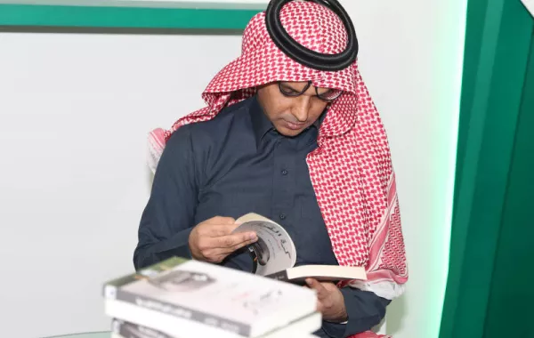 المرأة تسجل حضورها في معرض الرياض للكتاب