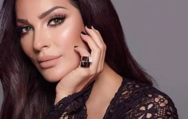 لماذا لقبت نادين نجيم والدتها بـ "بطلة الرماية"؟