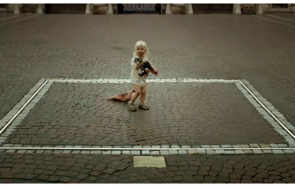 الفيلم السويدي المربع.jpg