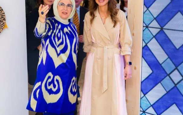 الملكة رانيا تصحب سيدة تركيا الأولى بجولة في مؤسسة "نهر الأردن"
