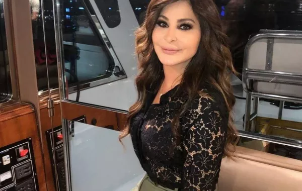 إليسا تفوز بجائزة الشخصية الأكثر تأثيراً وتوجه رسالة للكارهين
