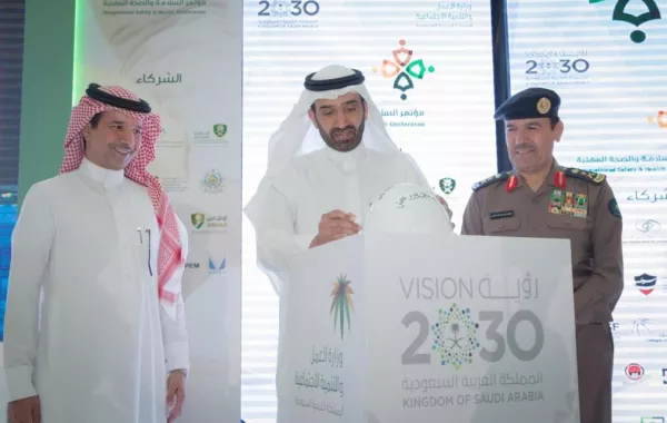 وزير العمل: نسعى إلى تعزيزِ ممارساتِ السلامةِ والصحةِ المهنية