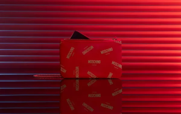 جديد HONOR: هاتف بحلَّة موسكينو