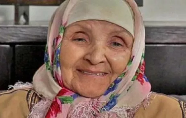 رواد مواقع التواصل الاجتماعي يتضامنون مع الفنانة فاطمة الركراكي بعد فقدانها البصر