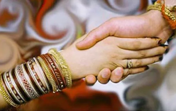 ترفض الزواج من عريسها أثناء الزفاف وتتزوج غيره!