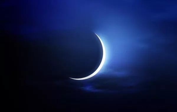 مركز الفلك الدولي يحدد موعد عيد الفطر 2019