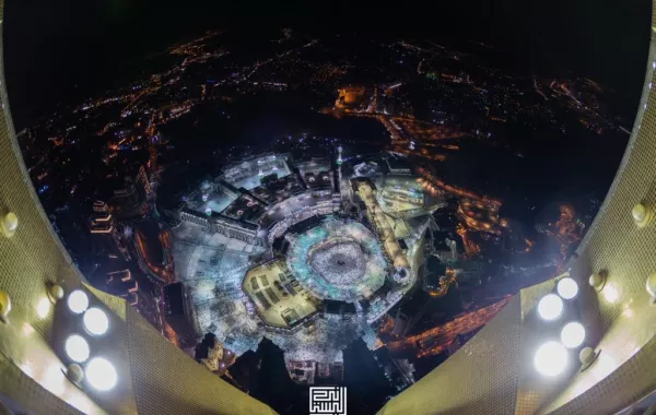 صورة ساحرة للحرم المكي من أعلى برج الساعة بعدسة مصور سعودي