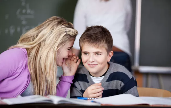 8 طرق للتعرف على أسرار المراهق