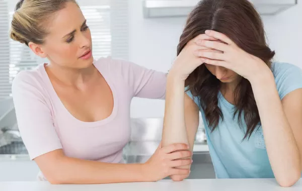 كيف تدعمين صديقتك التي تعرضت للتحرش؟