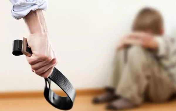 «رهف» طفلة بالرابعة عذّبها والداها حتى كادت تفارق الحياة في لبنان