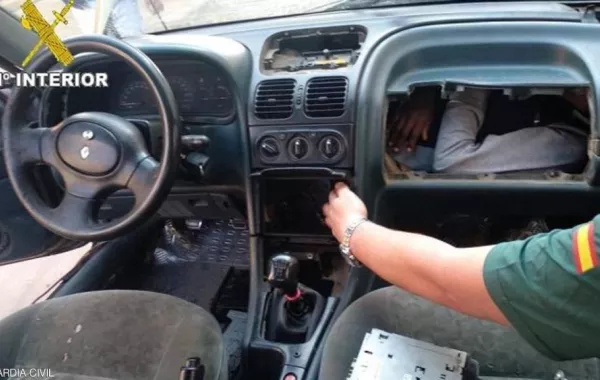 حاولوا التسلل إلى إسبانيا بطريقة خطرة.. وفشلوا