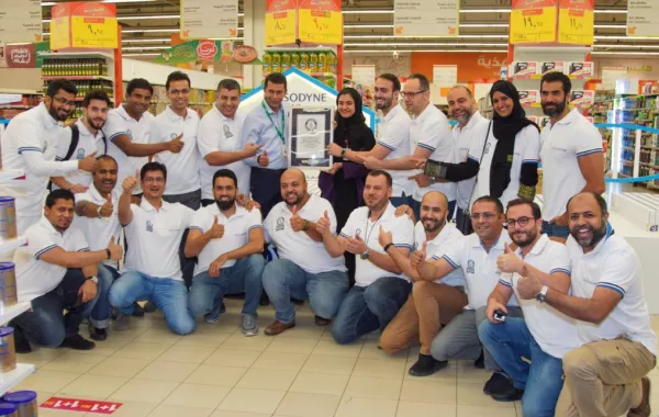 سنسوداين تدخل غينيس من جدة بـ 2750 علبة!