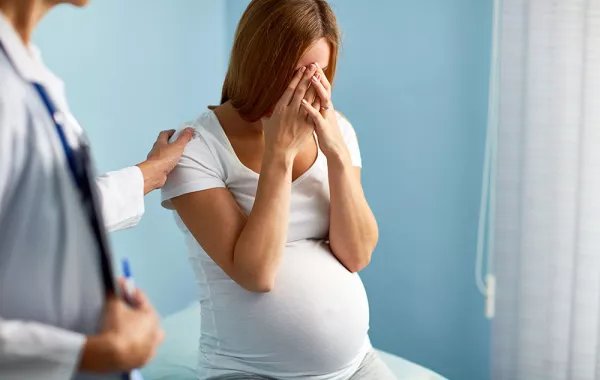 أسباب الهبات الساخنة أثناء الحمل وعلاجها
