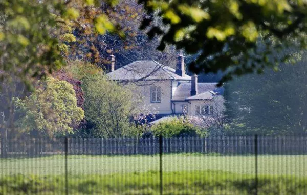 هل تتحكم ميغان ماركل بالأمير هاري؟