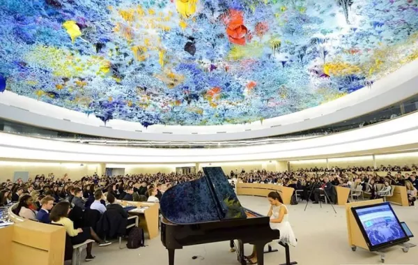 المغربية نور عيادي أول امرأة تفوز بجائزة كورتو العالمية للبيانو