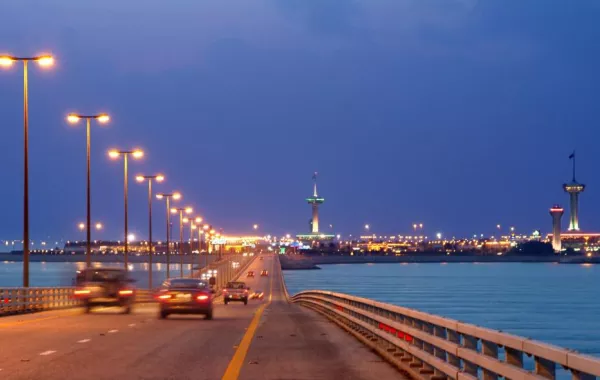 نصف مليون مسافر يعبرون جسر الملك فهد خلال أيام عيد الفطر