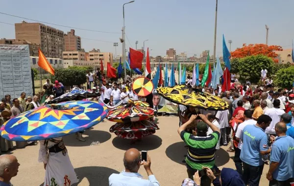 احتفالاً بالعيد القومي.. مسيرة شبابية في المنوفية، بقيادة محافظها