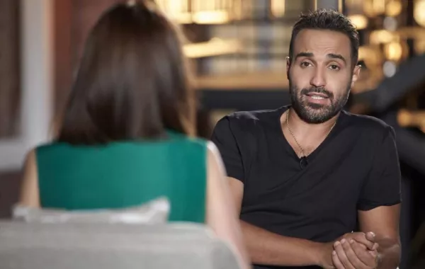 أحمد فهمي يسخر من نفسه :"أنا والكلب لابسين زي بعض"