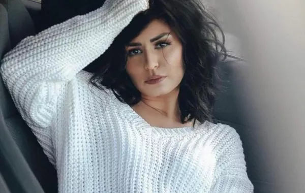 منة فضالي تنفعل على أحد متابعيها :عيب كده".. ماذا فعل؟
