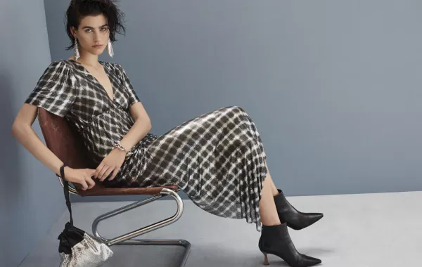 موقع MATCHESFASHION.COM يطلق تشكيلة حصرية لعلامة باكو رابان