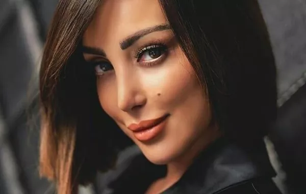 هل عادت الفنانة المعتزلة بسمة بوسيل إلى الغناء رسمياً؟