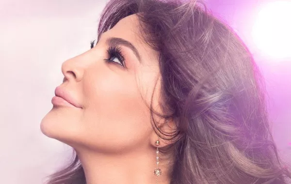 إليسا توضح حقيقة انفصالها عن روتانا والشركة تردّ