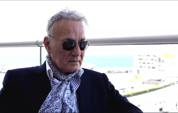 وفاة الفنان عزت أبو عوف بعد صراع مع أمراض الكبد