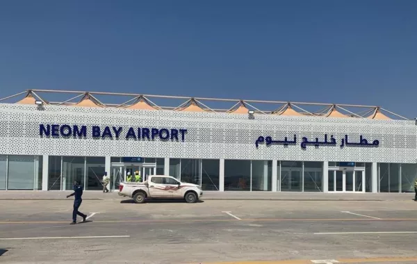 إقلاع أول رحلات مطار خليج "نيوم"