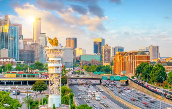 السياحة في جورجيا: أتلانتا وجهة شعبية صيفية