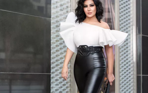 بالفيديو: الشرطة تتدخل لإنقاذ سمية الخشاب ورانيا يوسف تدعمها