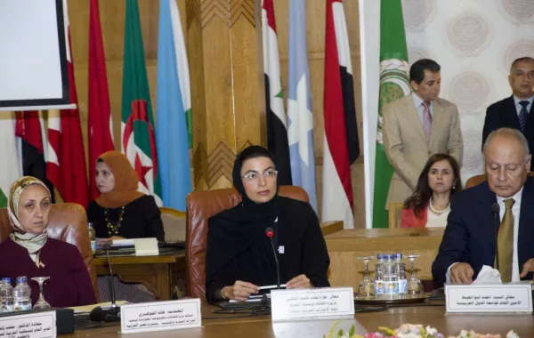 نورة الكعبي تؤكد على ضرورة الربط الرقمي بين المكتبات العربية