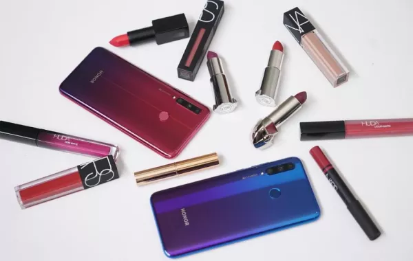 HONOR تكمل إطلالتك لهذا الصيف مع ساعة Magic وهاتف HONOR 10i