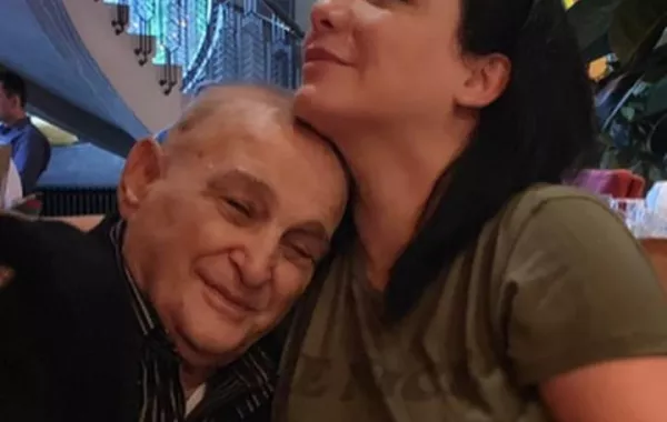 سلاف فواخرجي: والدي هو بمثابة ابني الثالث