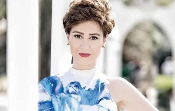 كريم عبد العزيز يبحث عن نجمة تذهب معه إلى المأذون .. فهل توافق منة شلبي؟