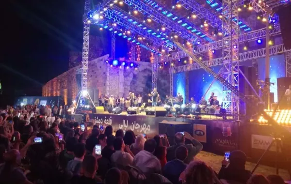 فارس كرم يحيي حفلاً ضخماً في دمشق ويكشف أحضّر لـ " صاروخ " وعاتب على سيرين عبد النور