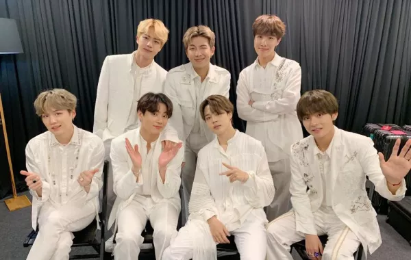 فرقة "بي تي إس" الكورية تحيي أولى حفلاتها في السعودية ضمن موسم الرياض