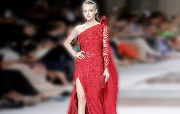 موديلات فساتين خطوبة بشق جانبي طويل 2020