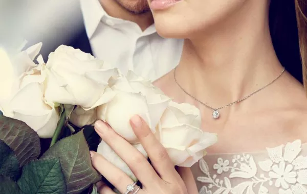 موديلات سلاسل للعروس من أهم الماركات العالمية