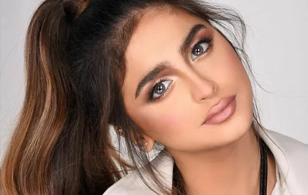 الانتقادات تلاحق حلا الترك بعد انتقالها للعيش مع والدها