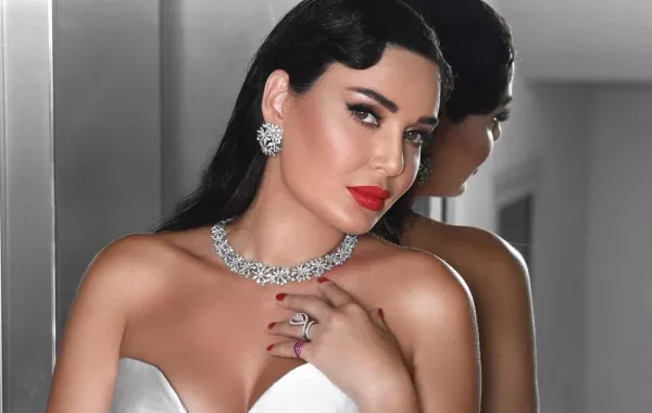 فيديو: خطوات لوضع المكياج على طريقة سيرين عبد النور