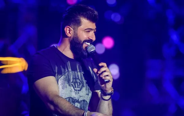 حقيقة وفاة الفنان العراقي سيف نبيل في حادث سير