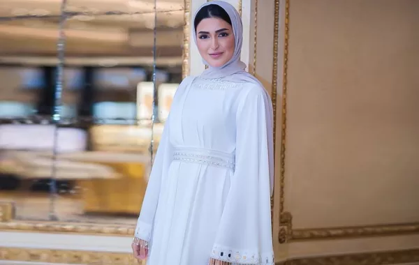 عبايات عيد الأضحى على طريقة الفاشينيستا بأكمام مطرزة
